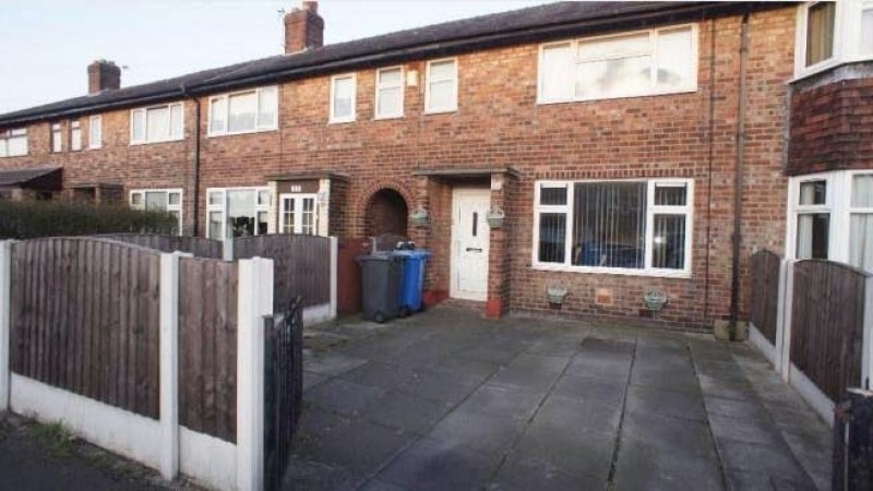 Cracking house in Warrington with great potential for buy to let...